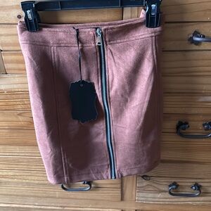 Faux suede mini skirtt. Neverer worn